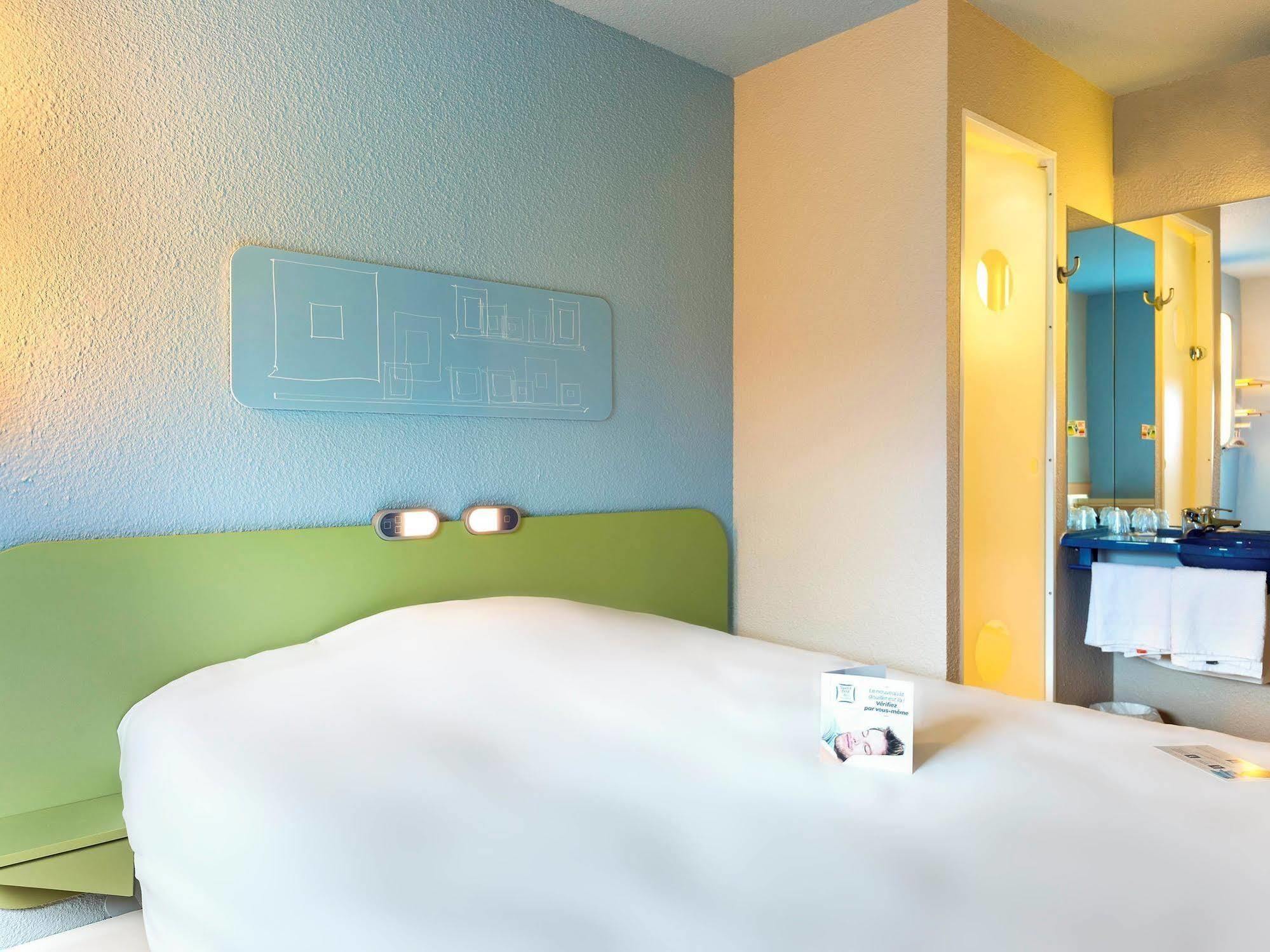 Ibis Budget La Roche Sur Yon Vendespace Mouilleron-le-Captif Eksteriør billede