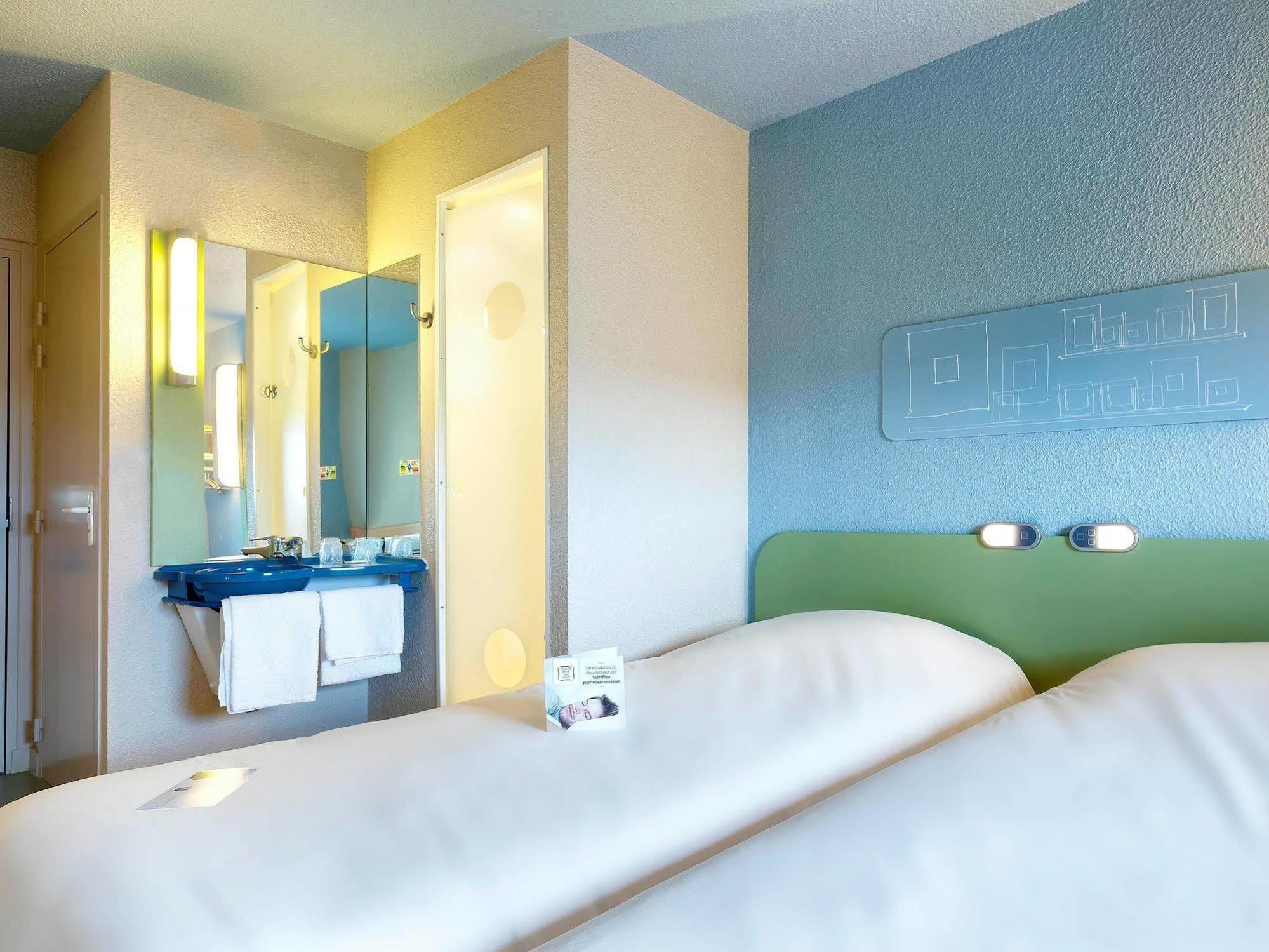Ibis Budget La Roche Sur Yon Vendespace Mouilleron-le-Captif Eksteriør billede