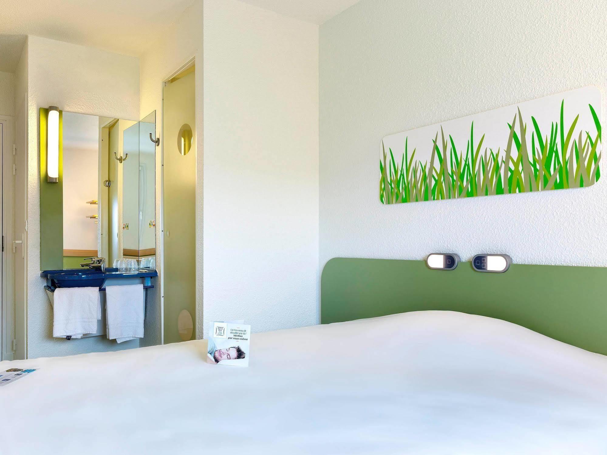 Ibis Budget La Roche Sur Yon Vendespace Mouilleron-le-Captif Eksteriør billede